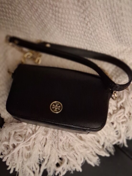 Tory Burch Handbags - 💯Authentic....Tory Burch Black Leather Crossbody with Gold Logo